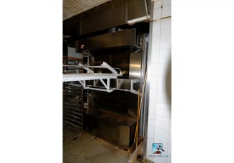 Electric deck oven