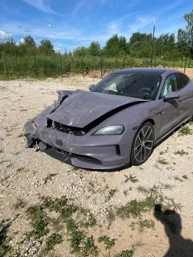 Porsche Taycan / 2024 / Vilnius