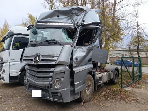 Mercedes-Benz Actros Truck 2021