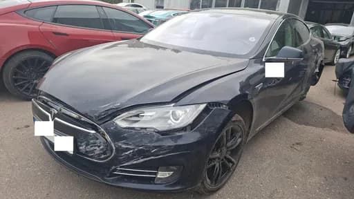 Tesla Model S / 2013 / Riga