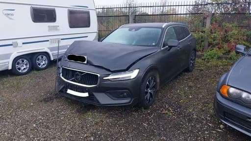 Volvo V60 2020 Damaged After Accident