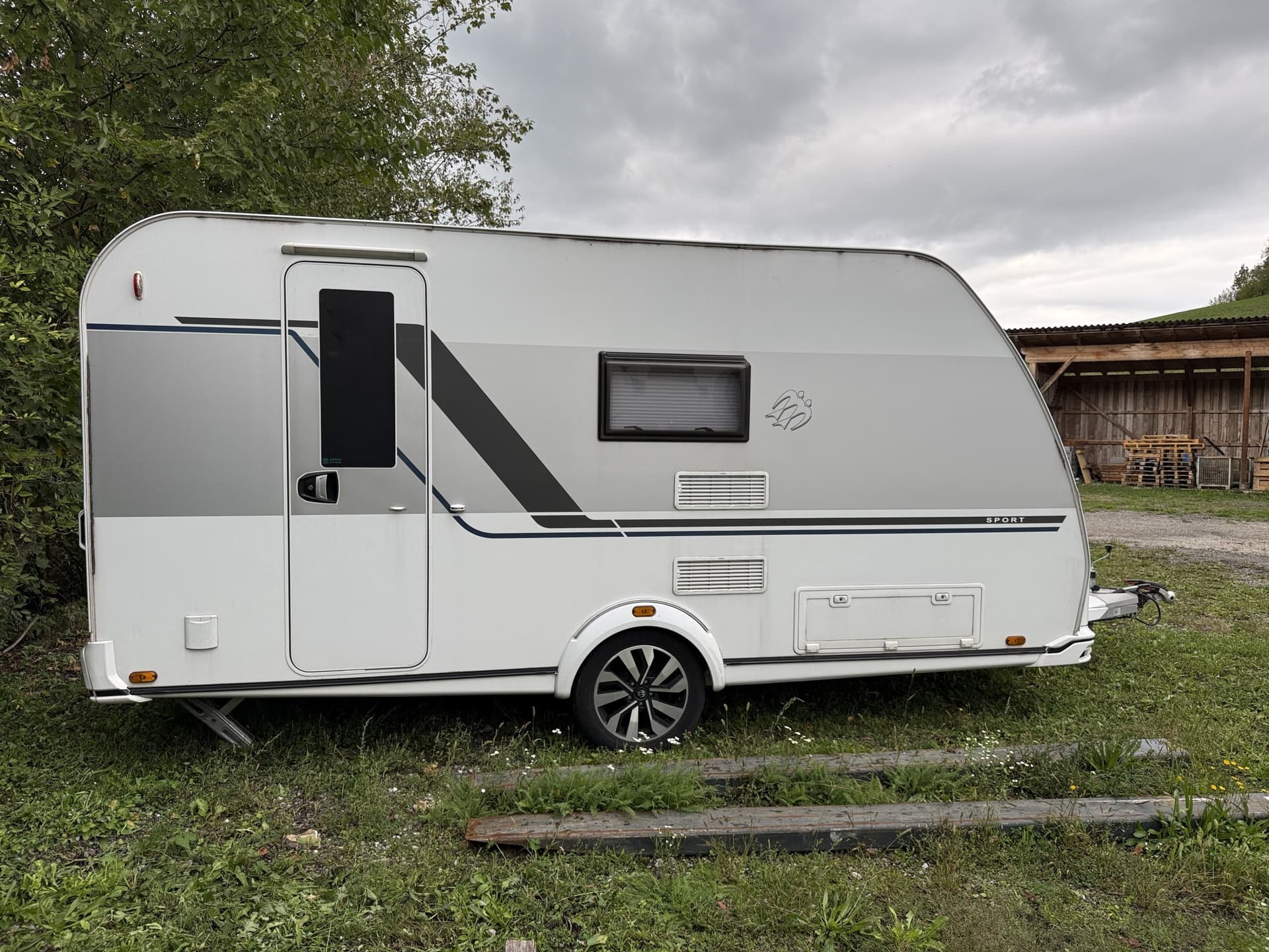 Kompakter Wohnwagen KNAUS Sport 420 QD