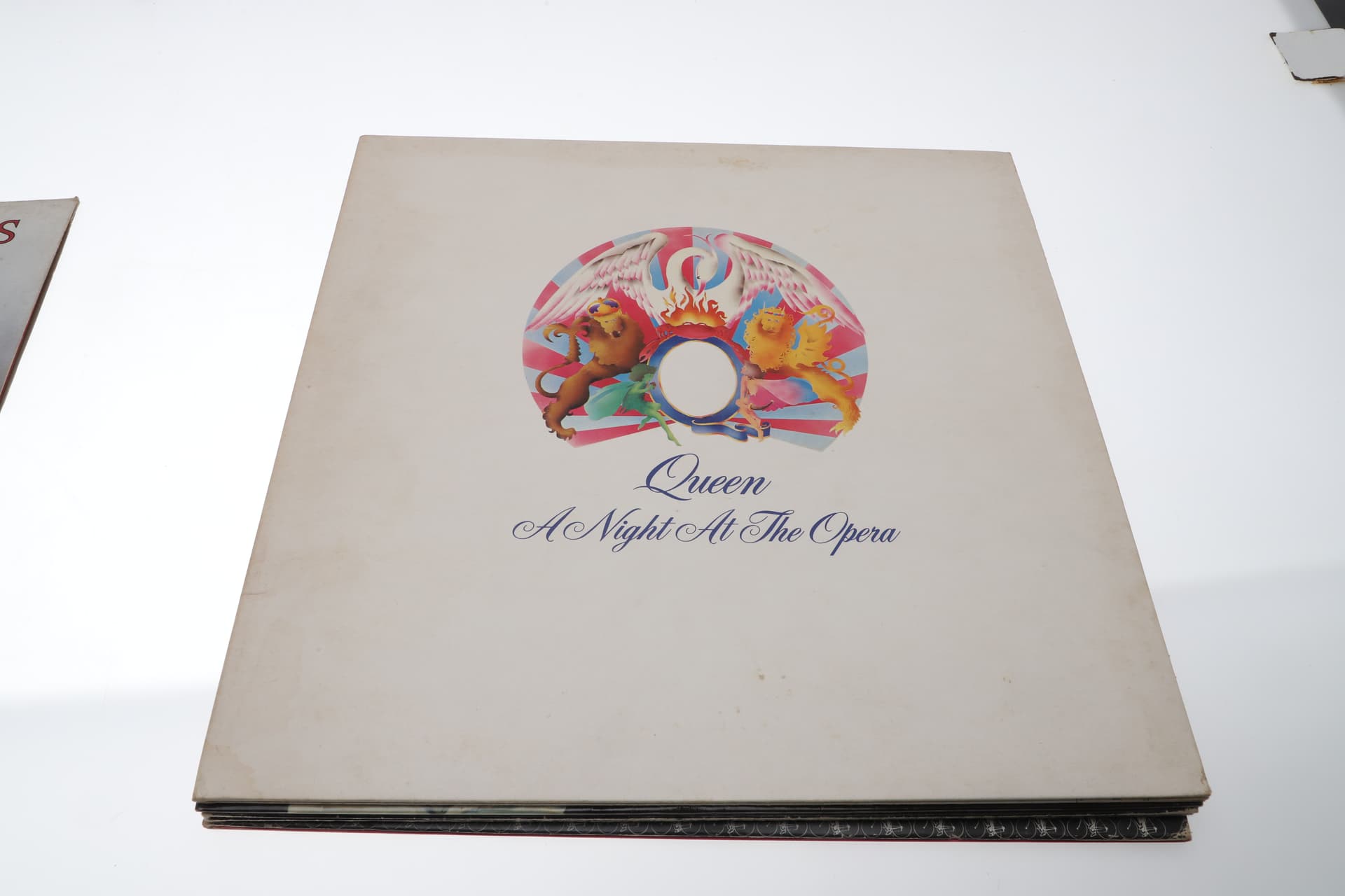 QUEEN LP COLLECTION INCLUDING A NIGHT AT THE OPERA, JAZZ, SHEER HEART ATTACK AND A DAY AT THE RACES – UK PRESSINGS. - image 4