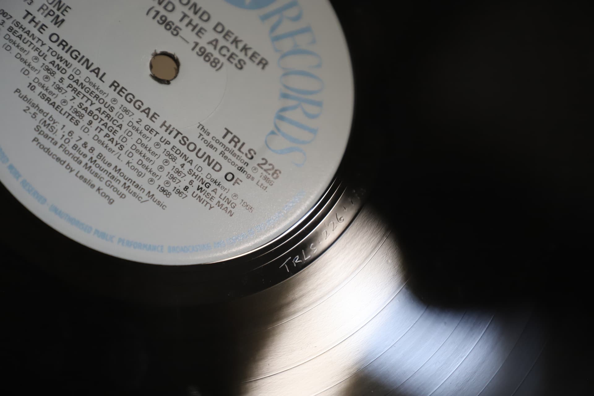 DESMOND DEKKER AND THE ACES – (1965–1971): THE ORIGINAL REGGAE HITSOUND LP, TROJAN TRLS 226, WITH SIGNED AUTOGRAPH SHEET. - image 5