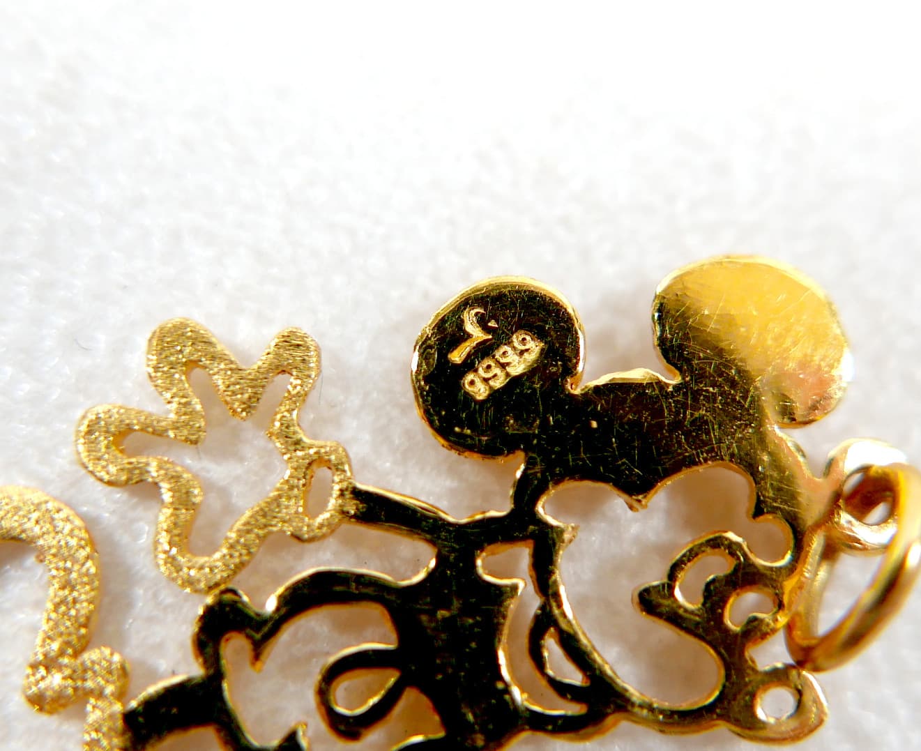 14. TWO 24CT YELLOW GOLD PENDANTS AND ANOTHER. - image 3