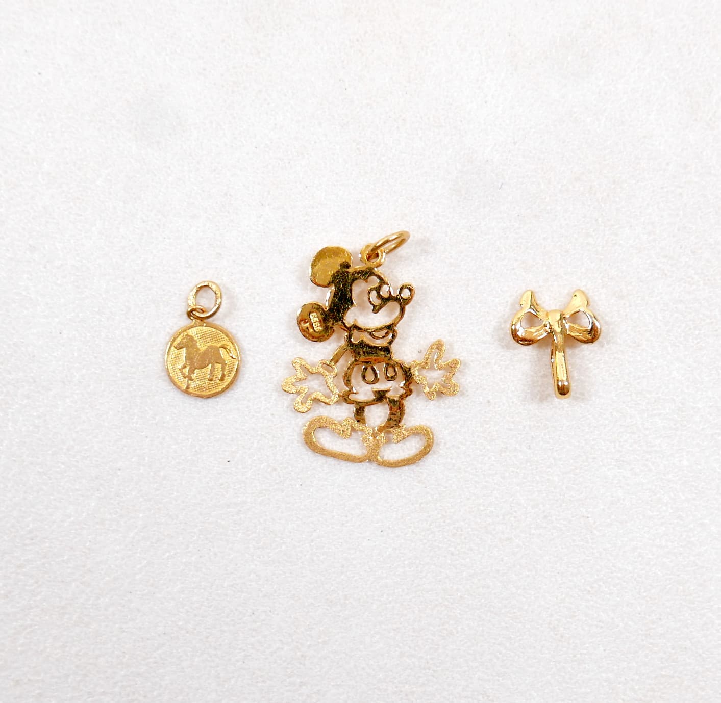 14. TWO 24CT YELLOW GOLD PENDANTS AND ANOTHER. - image 2