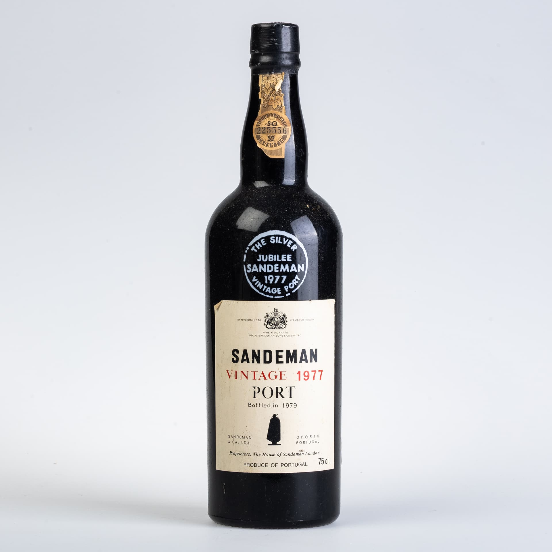 THE SILVER JUBILEE SANDEMAN 1977 VINTAGE PORT.