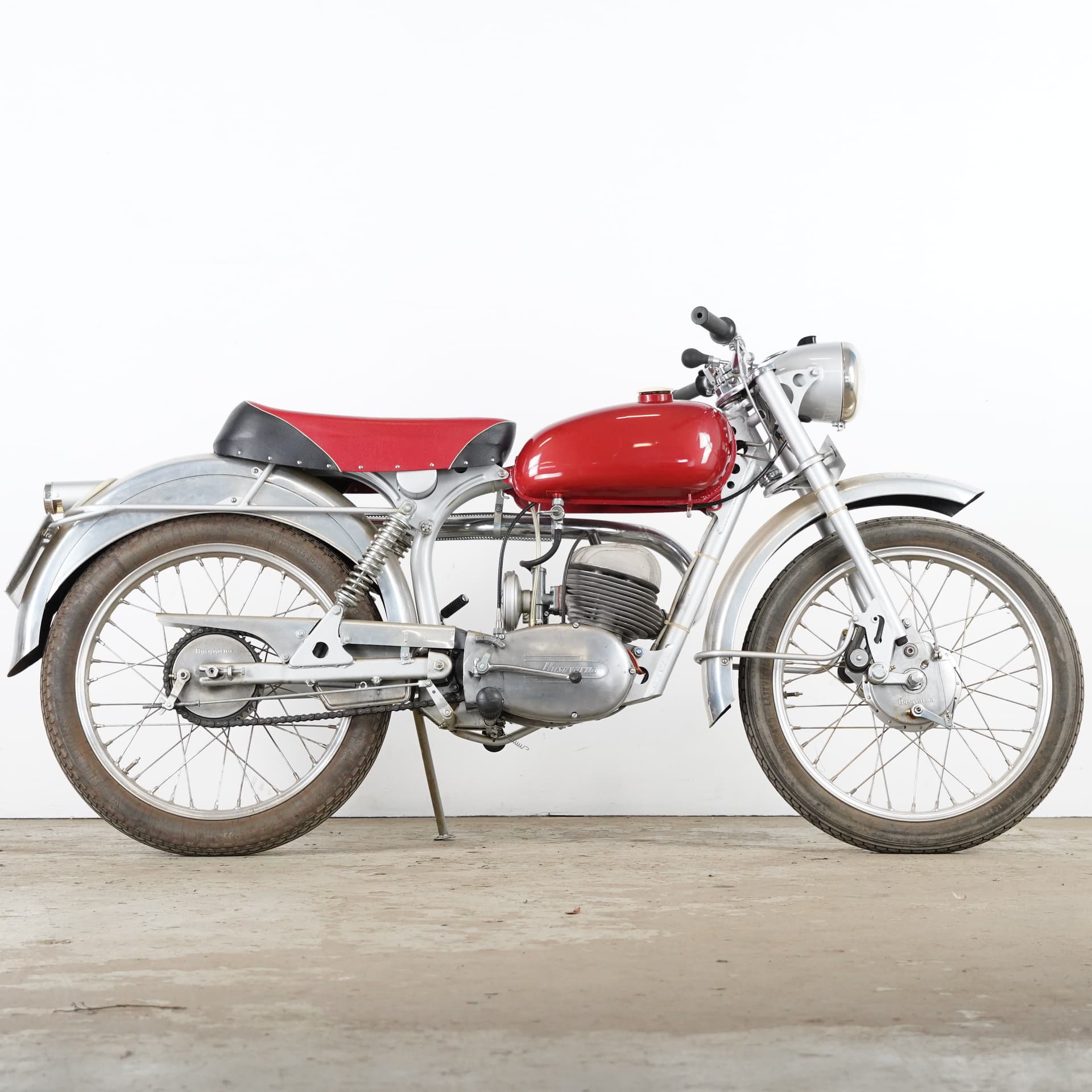 HUSQVARNA, model 282, "Silverpil", 1953.