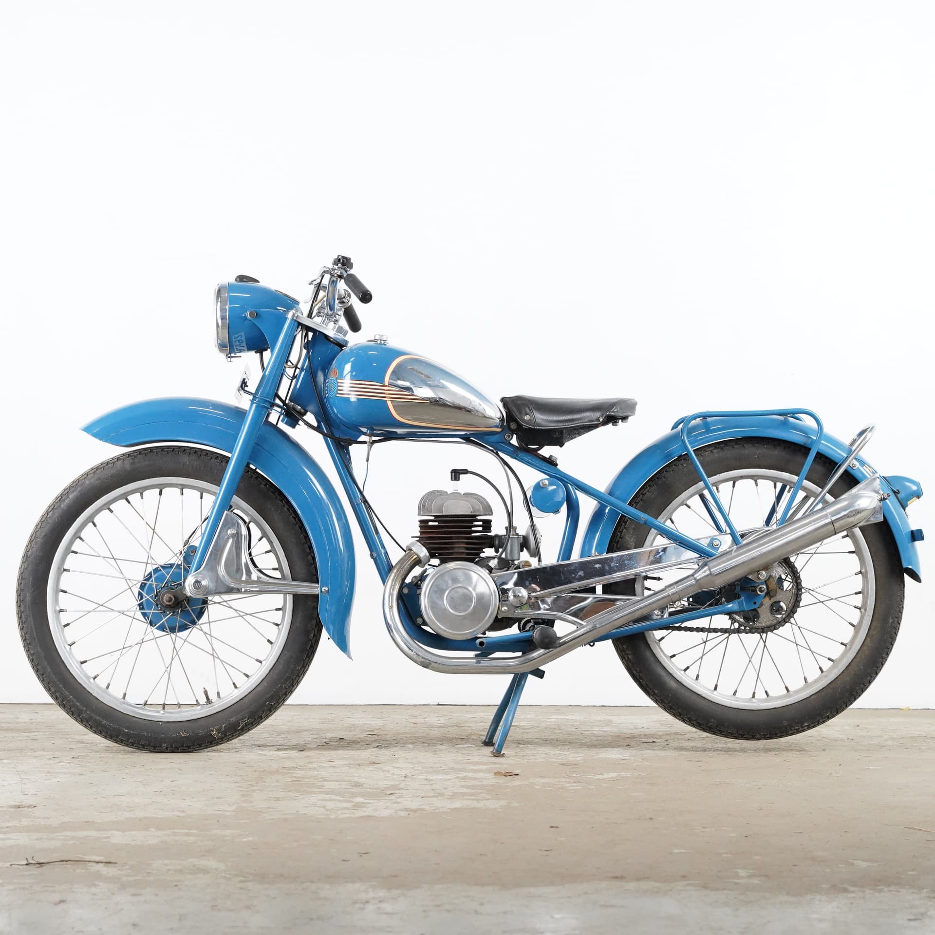 HUSQVARNA, model 30 Sport, "Blåqvarna", 1953. - image 2