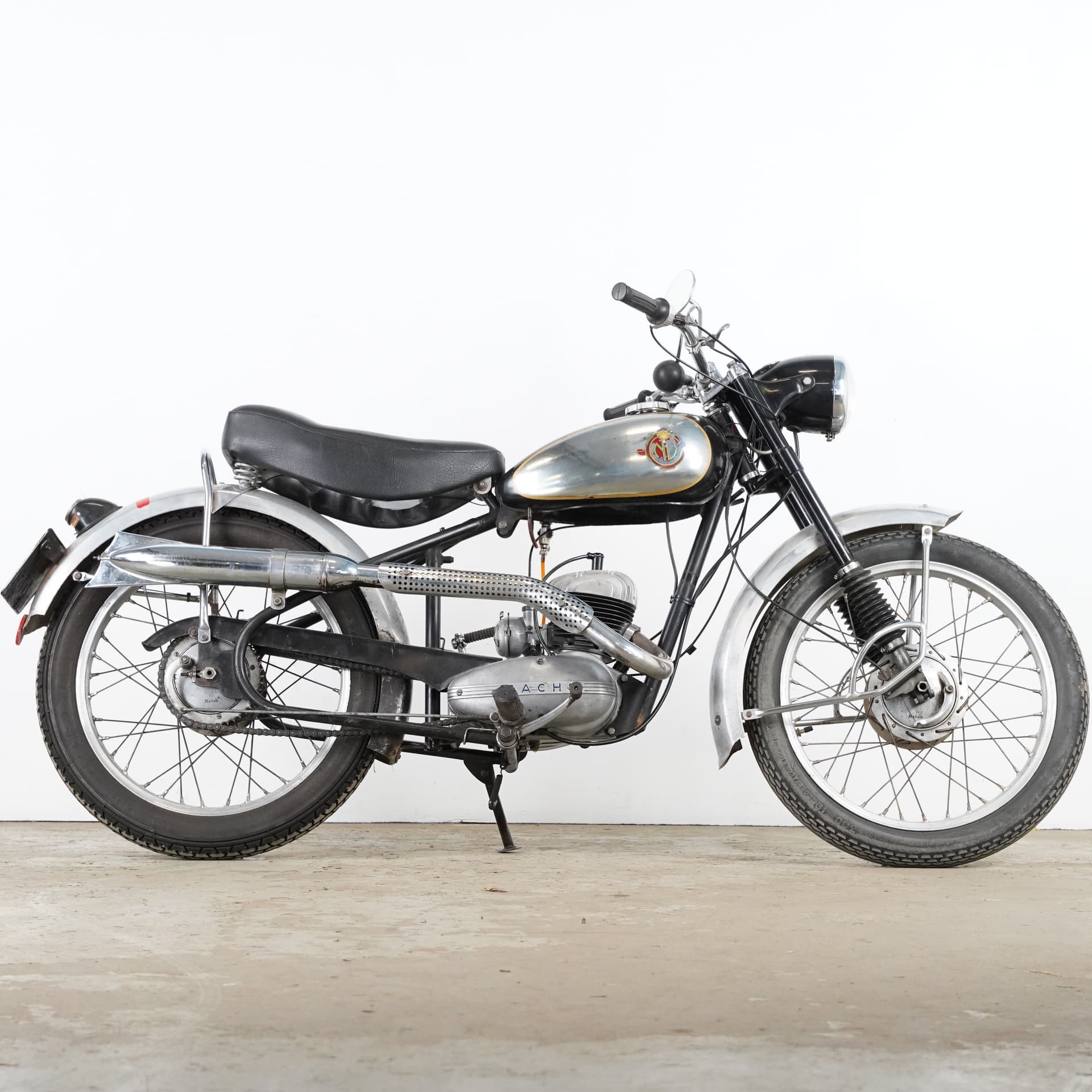 NV - NYMANS VERKSTÄDER, model 23, 1954.