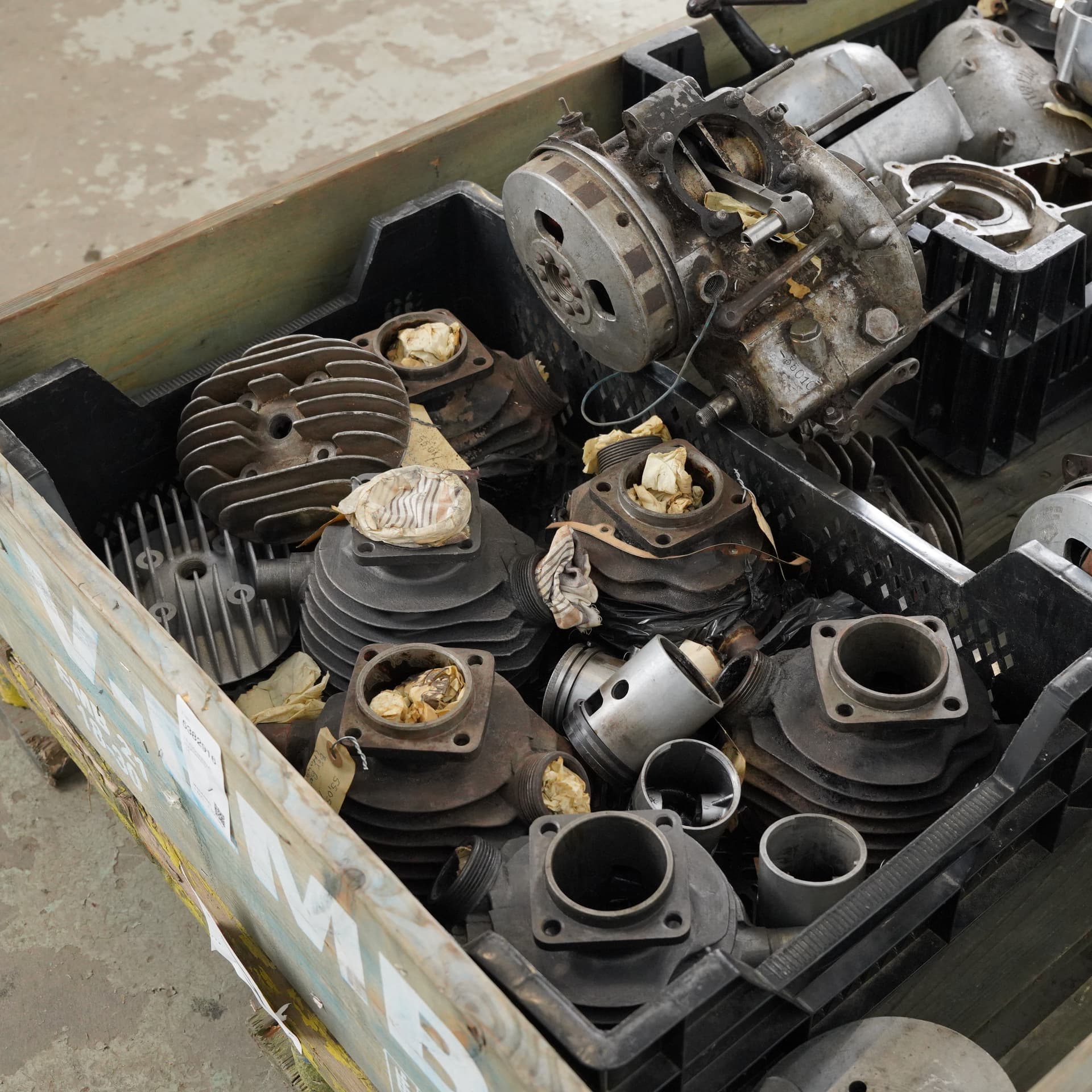 HUSQVARNA, engine parts, 1950s. - image 3