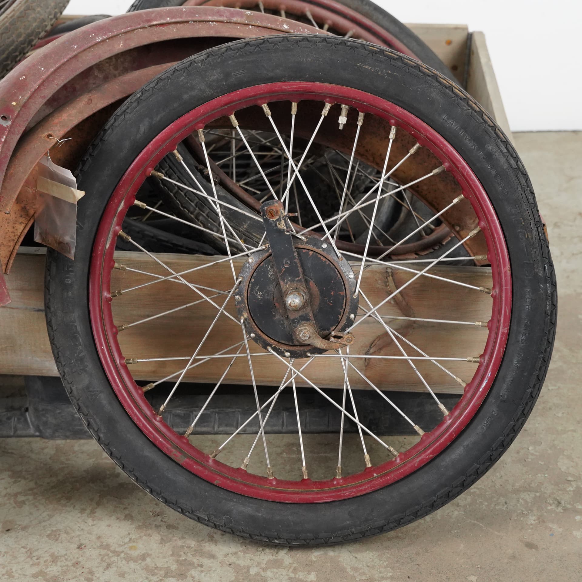 HUSQVARNA, wheels and mudguards, "Rödqvarna" mod. 28/228, 1950s, Sweden. - image 2