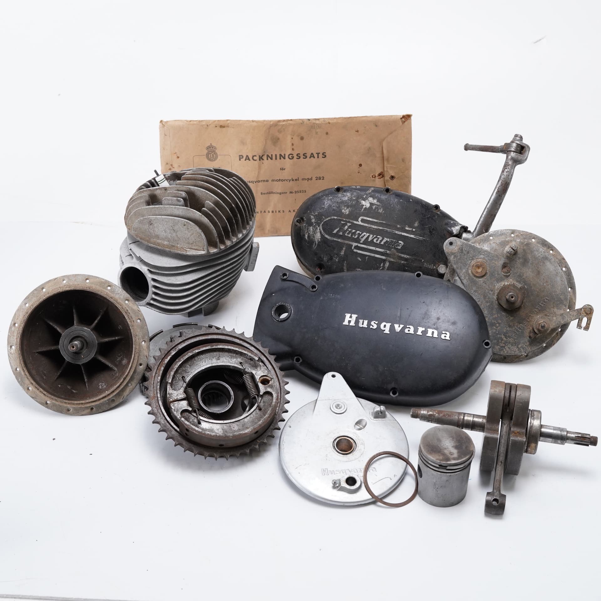 HUSQVARNA, lot of parts, Silverpil model, 1950s/60s.