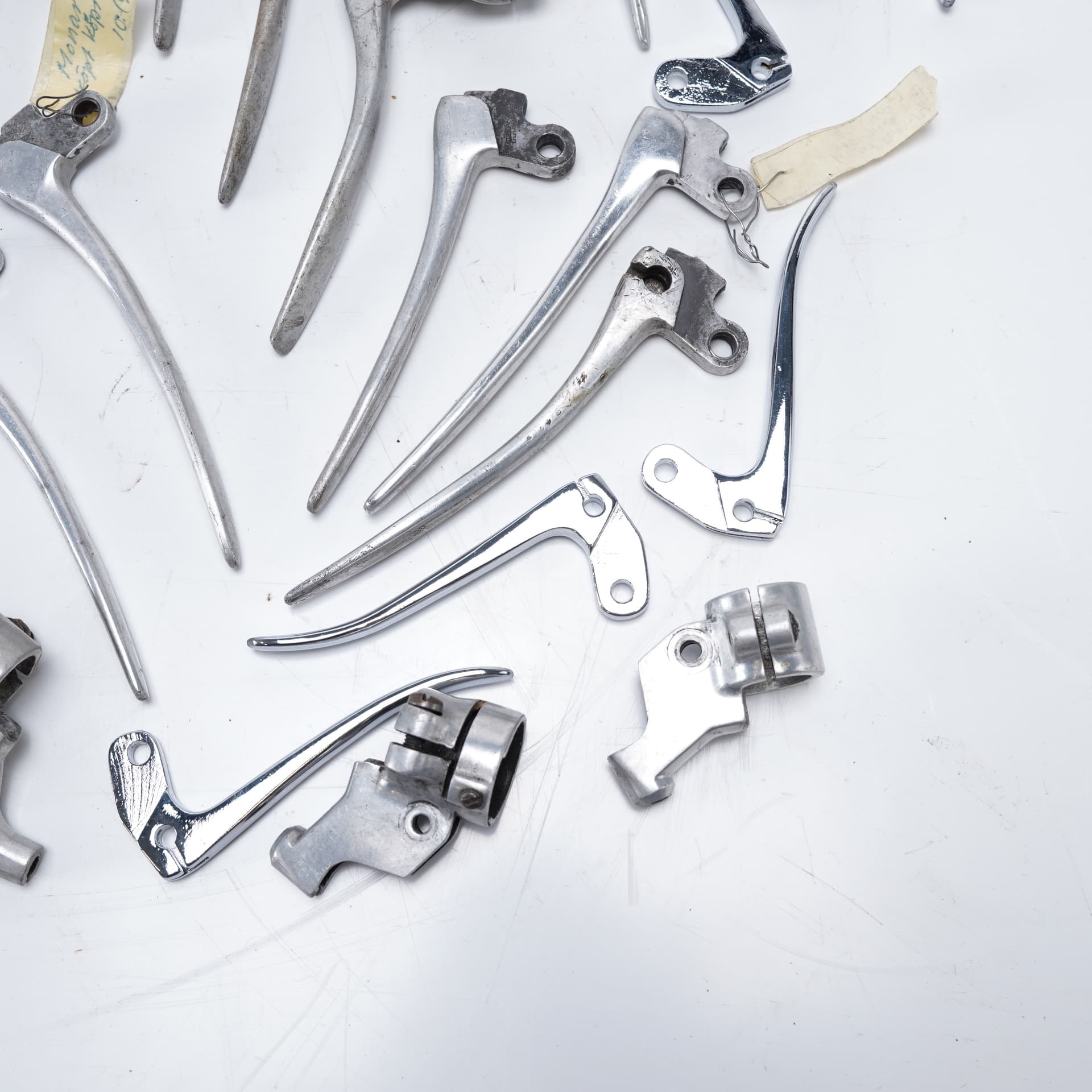 MAGURA ET AL., lot of handles etc., 1950s. - image 2