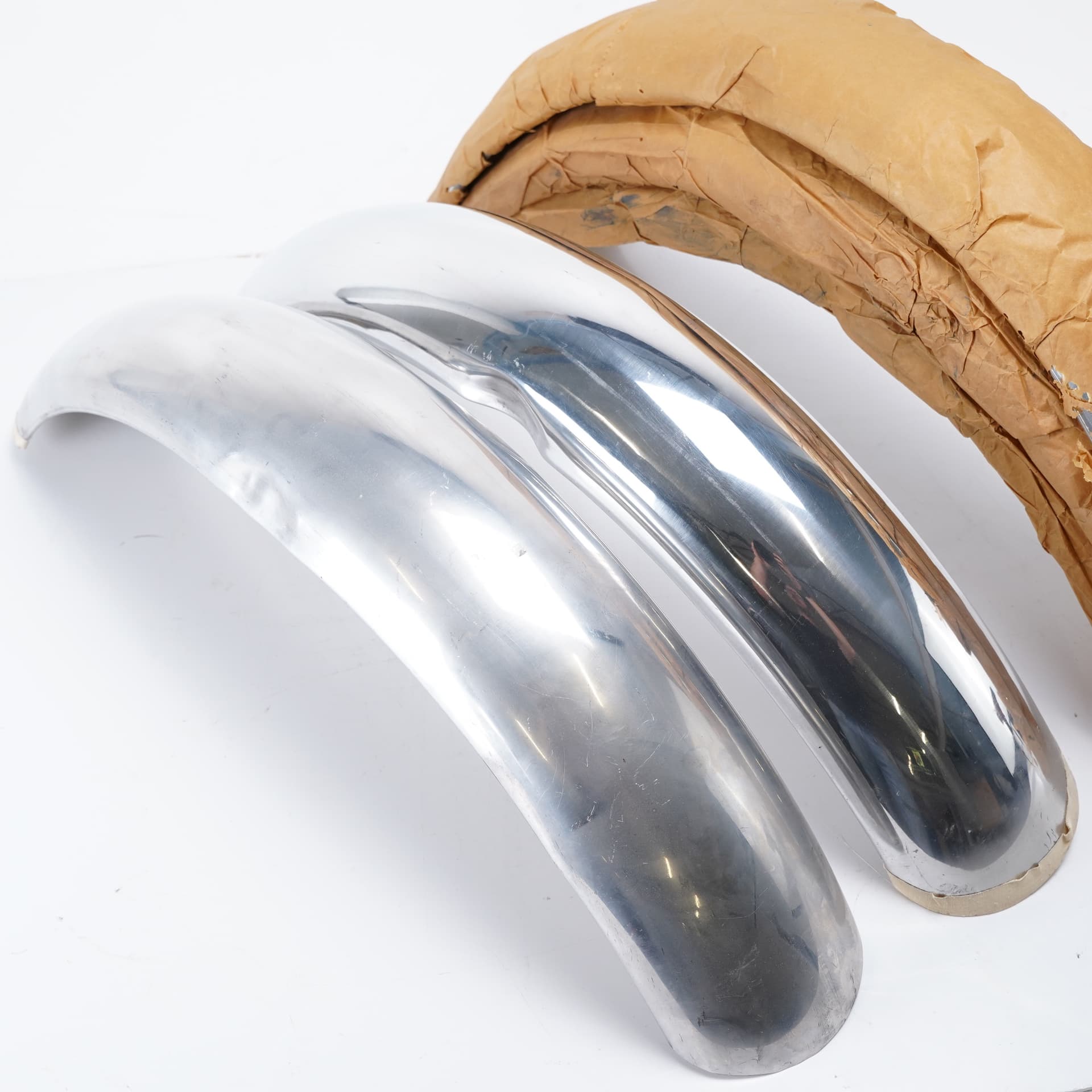 Front fenders, five pieces, 1950s. - image 3