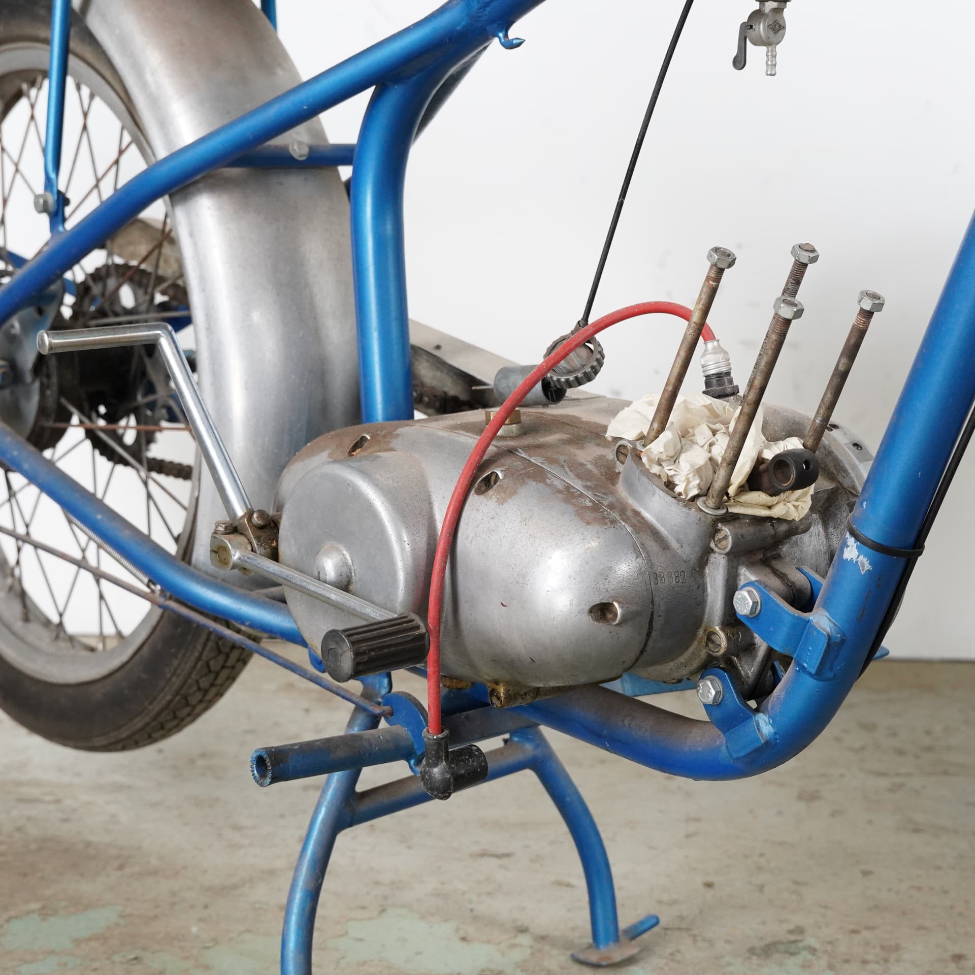 KÄRNAN/MARATON, motorcycles in parts, approx. 150cc, approx. 1953, Sweden. - image 5