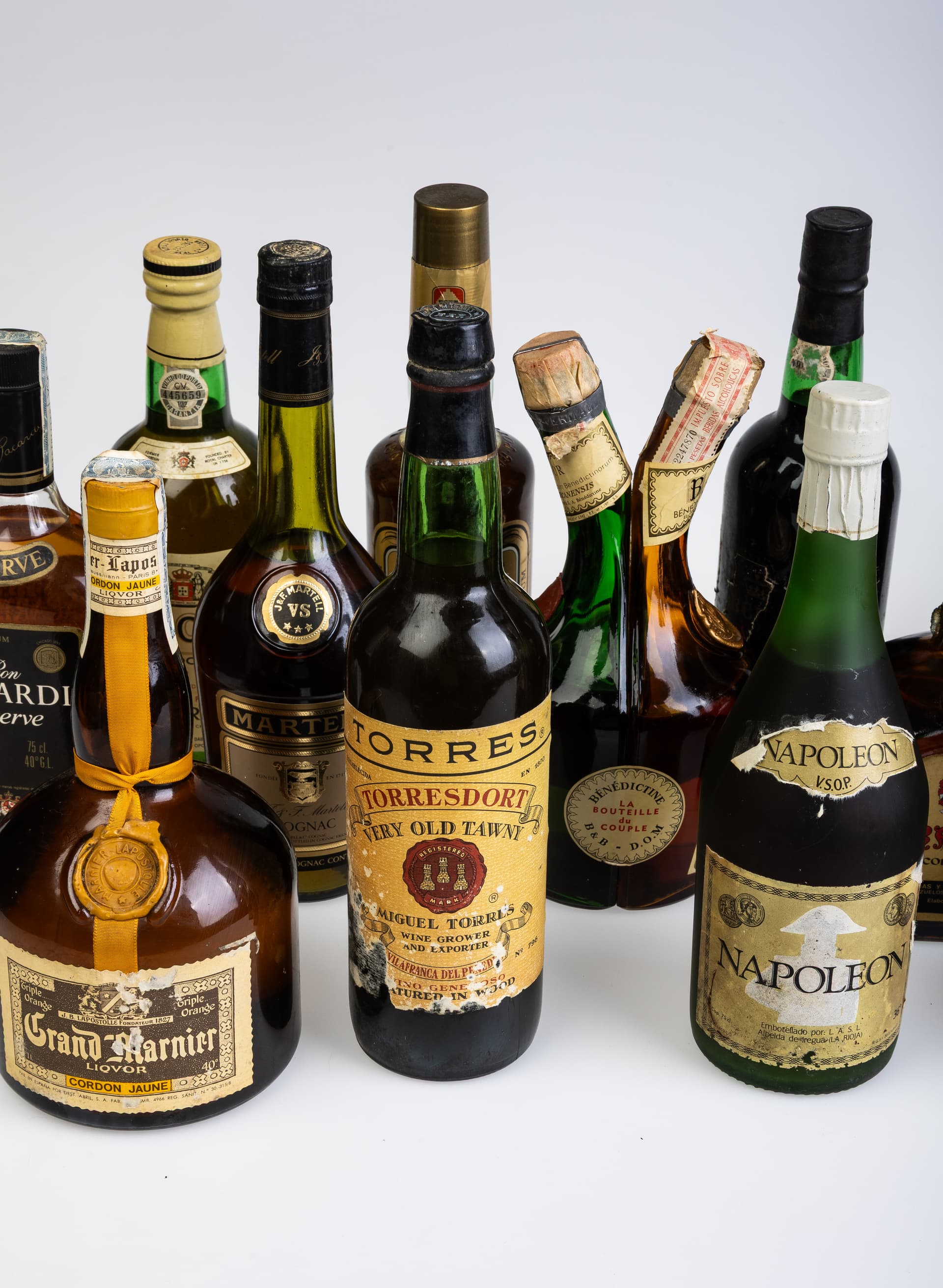 MIXED SELECTION OF ALCOHOL. - image 4