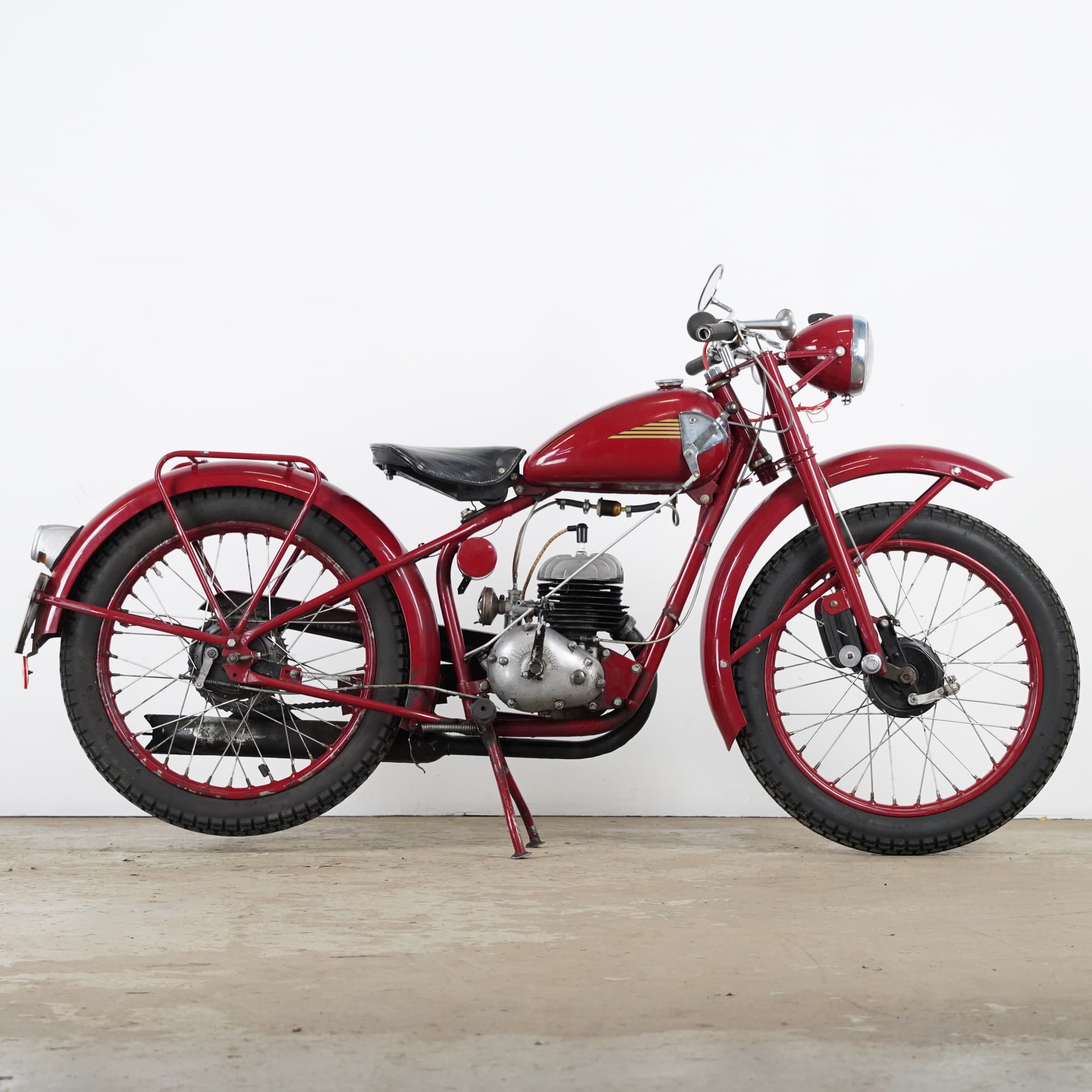 HUSQVARNA, 28, "Rödqvarna", 1951, Sweden.