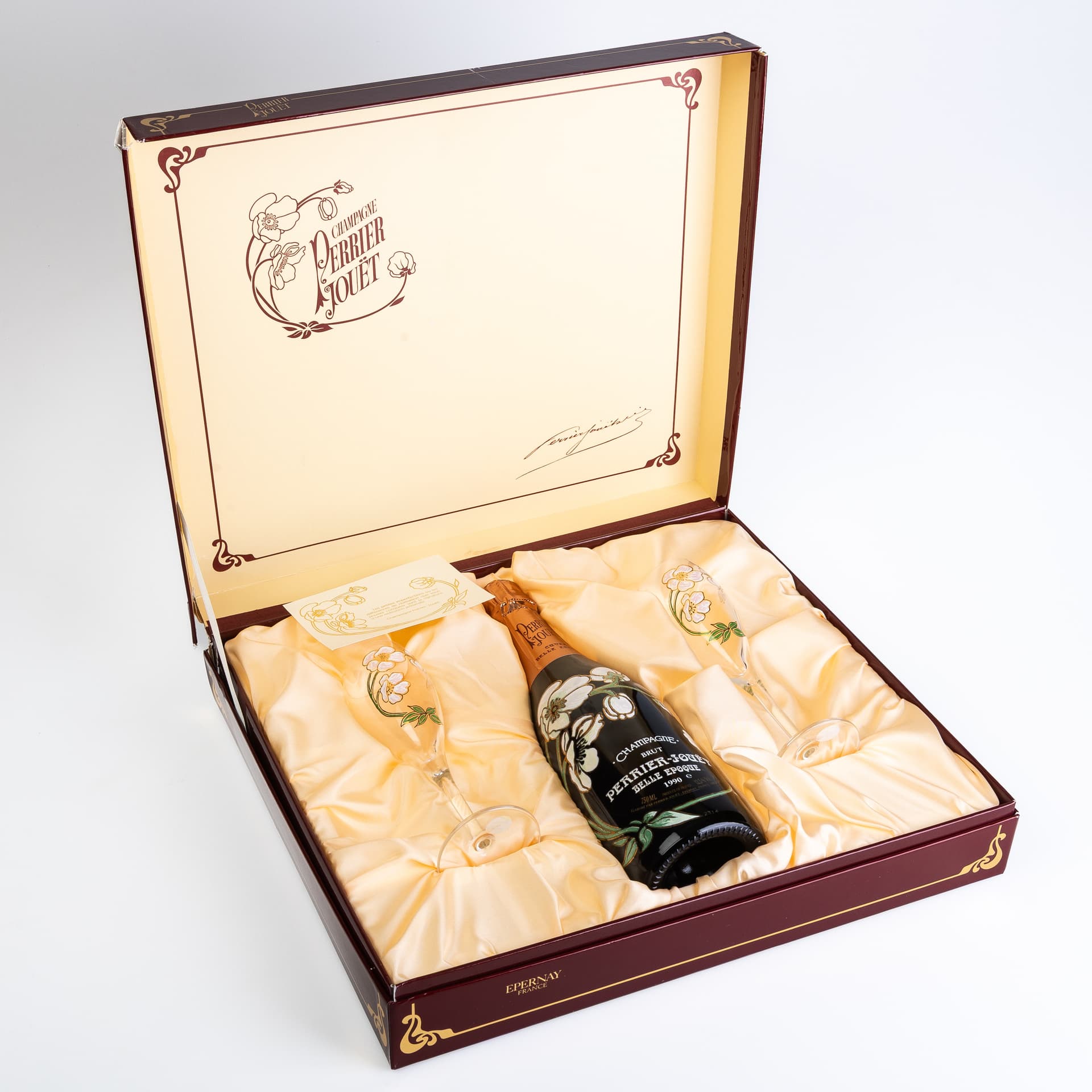 PERRIER-JOUËT BELLE ÉPOQUE 1990 IN PRESENTATION CASE.