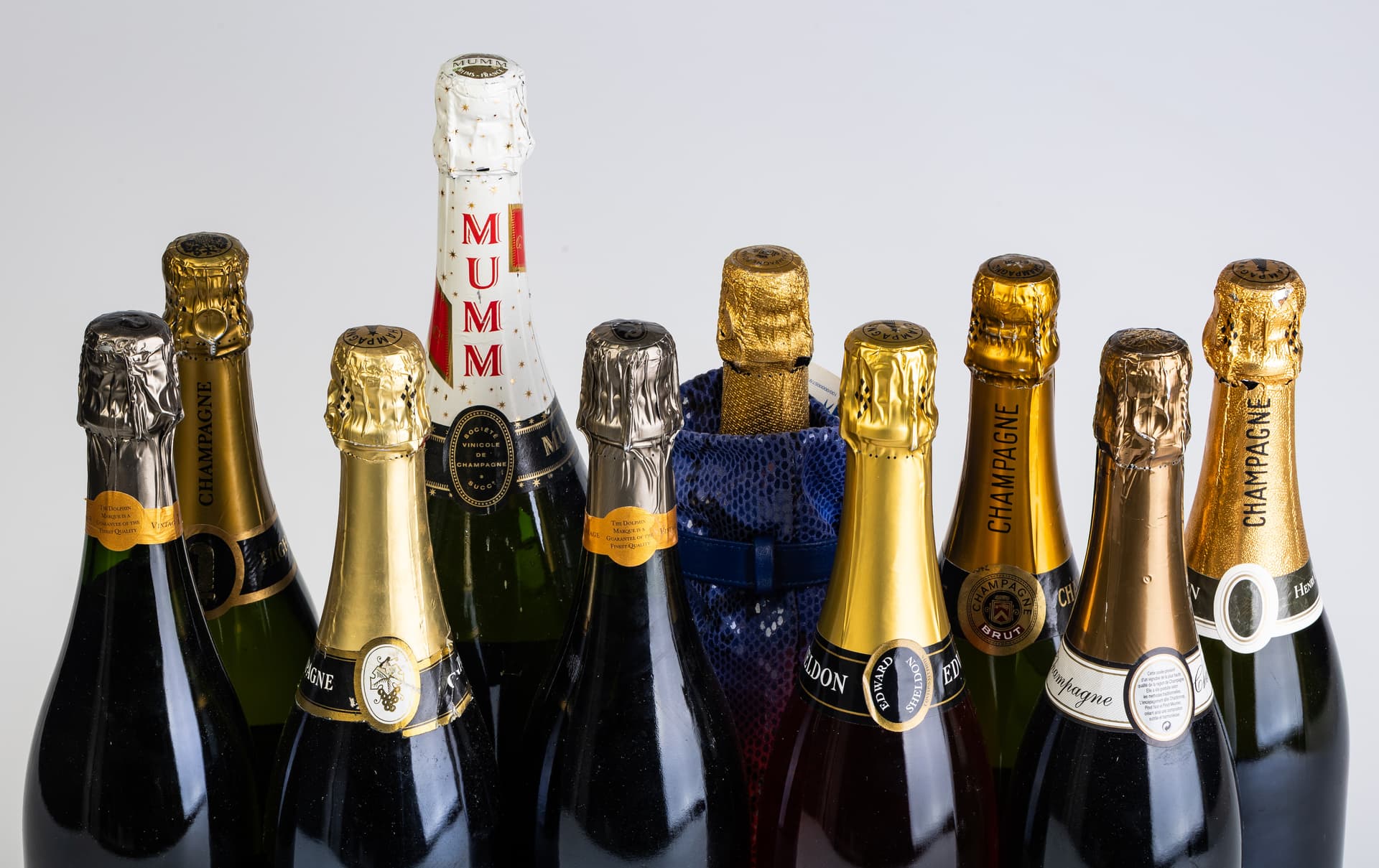 TEN BOTTLES OF CHAMPAGNE. - image 3