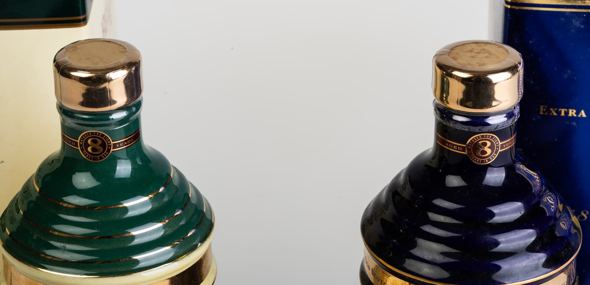 PAIR OF COMMEMORATIVE BELL'S OLD SCOTCH WHISKYS. - image 4
