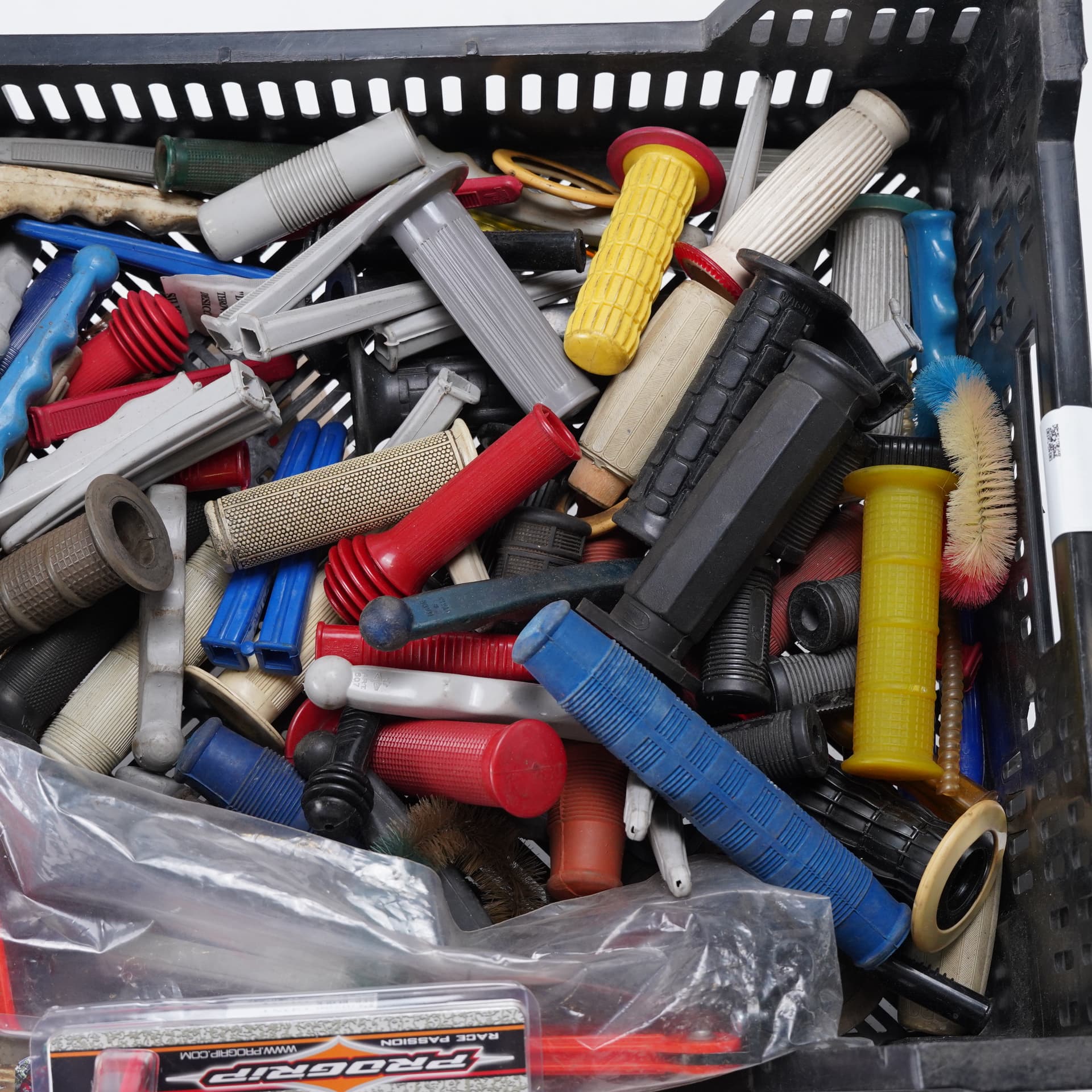 HANDLES, RUBBERS ETC., lot, second half of the 20th century. - image 2