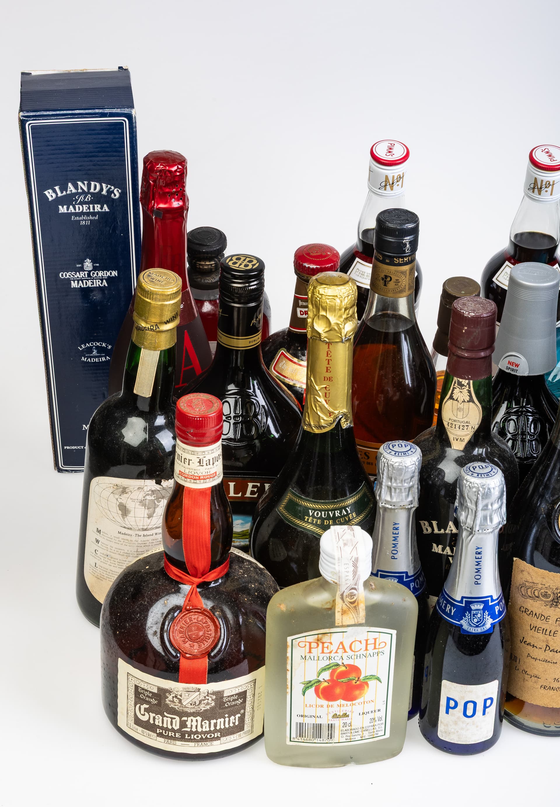 LARGE MIXED ALCOHOL COLLECTION. - image 3
