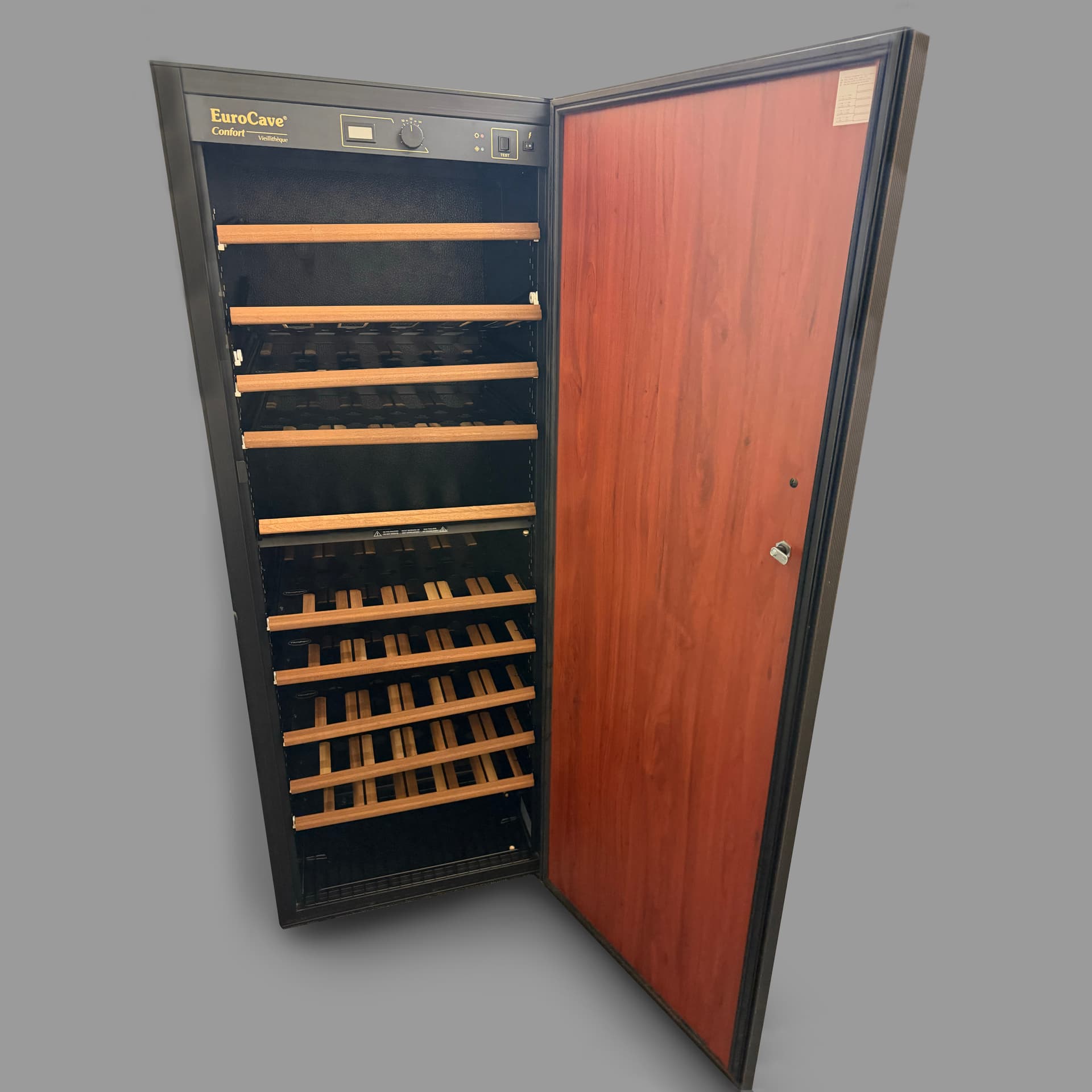 EUROCAVE COMFORT WINE CELLAR.