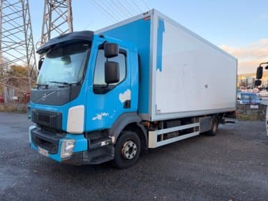 Volvo FL Box Truck