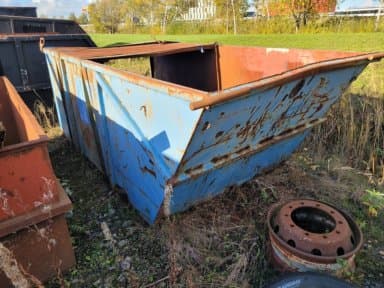 Rusty Roller Axle for Compactor Car