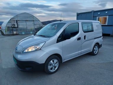Car Nissan E-NV200