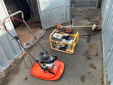 Various handheld tools: Stihl, Husqvarna, Tanka, Worms