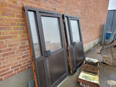 2 Aluminium entrance doors