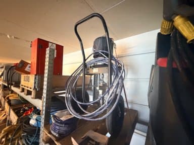 Professional air-powered paint sprayer – 6800 PSI