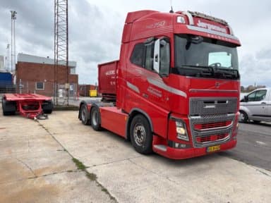 Truck VOLVO FH16-750, run 446.228 km