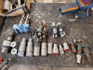 Lot of hydraulic couplings and multi-fasteners