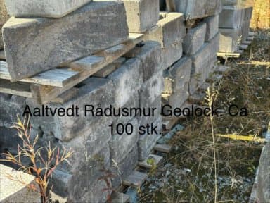 Rådhusmur ca. 4 m2 Knekt støttemur ca. 5 m2.