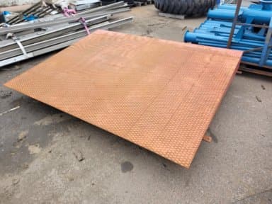 Load dock for container