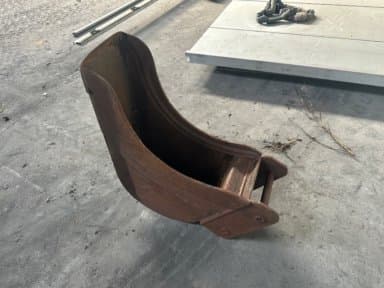 Digging Bucket 30cm with S40 Quick Hitch