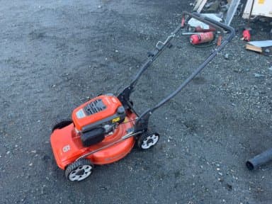 Grass rocks from Husqvarna LB 251S