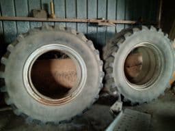 2 Michelin twin wheels 650/65 R42 M 108