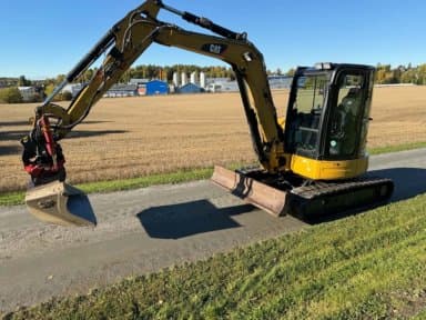 2013 Belte digs 5.5 tonnes Cat 305