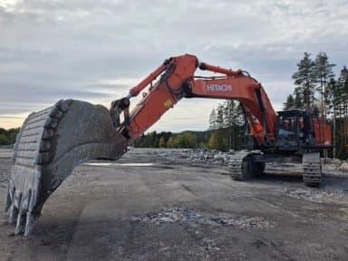 HITACHI ZX690-6 EXCAVATOR 2018 MOD XSITE GPS 2 PCS 5m3 BUCKET