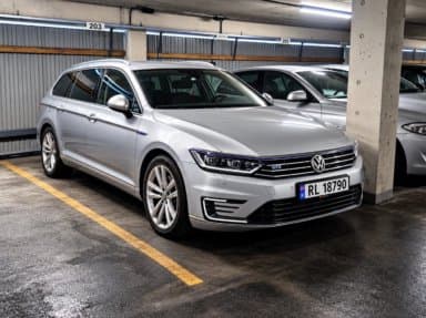 2017 Volkswagen Passat GTE Plug-in Hybrid