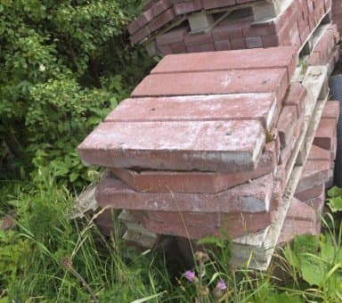 Lot of red brick – approximately 100 m2 sold in total