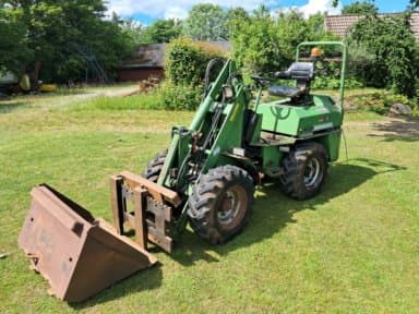 Loading machine Striegel Maschinenbau Uniloader 190DYA Compact mini loader