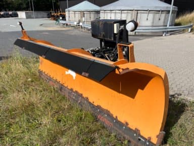 Snow Removal Equipment Truck Snow Plow with Double Blade System. Assaloni Ciletta LM35