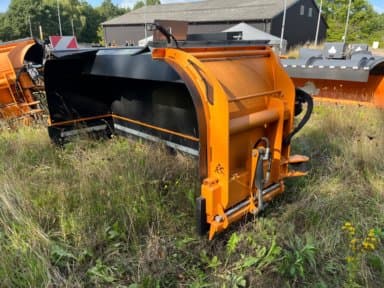 U-Snow Plow for Truck or Tractor Europe Service, clearing width 340 to 500 cm. U Trio 34-50