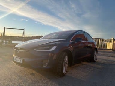 TESLA Model X 75D