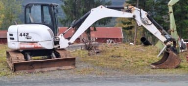 Bobcat 442 excavator